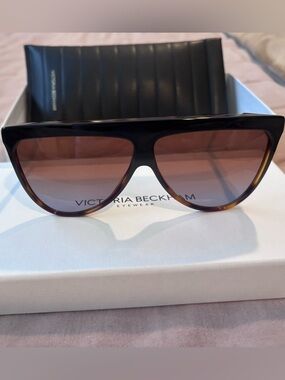 NEW Victoria Beckham Tortoiseshell Brown Gradient Shield Sunglasses